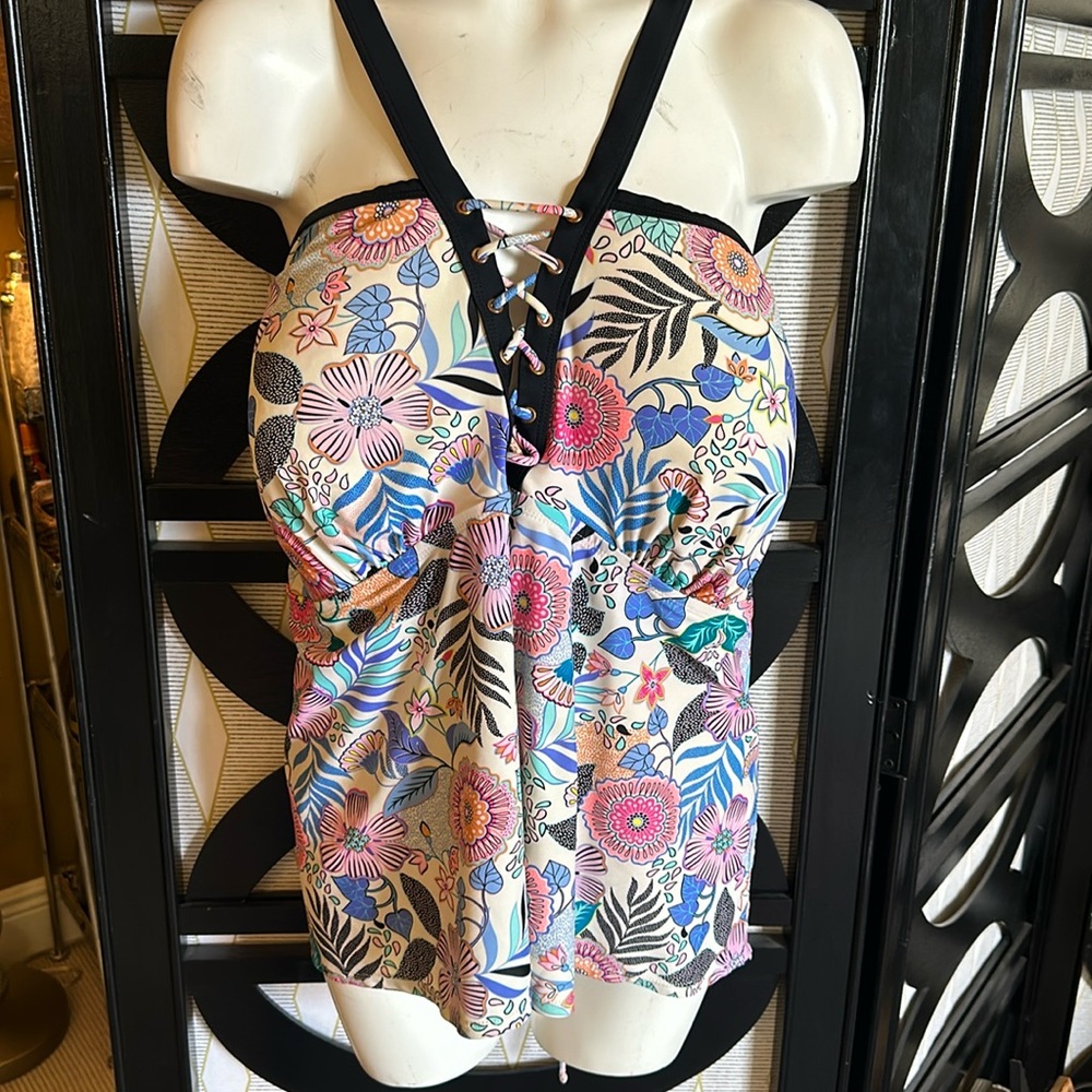Time and Tru Lace Up Multi Colored Floral Tankini Top Swimsuit / Swimwear.